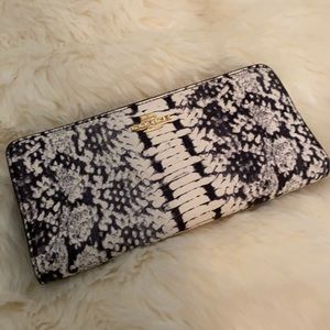 COPY - Coach snake print wallet